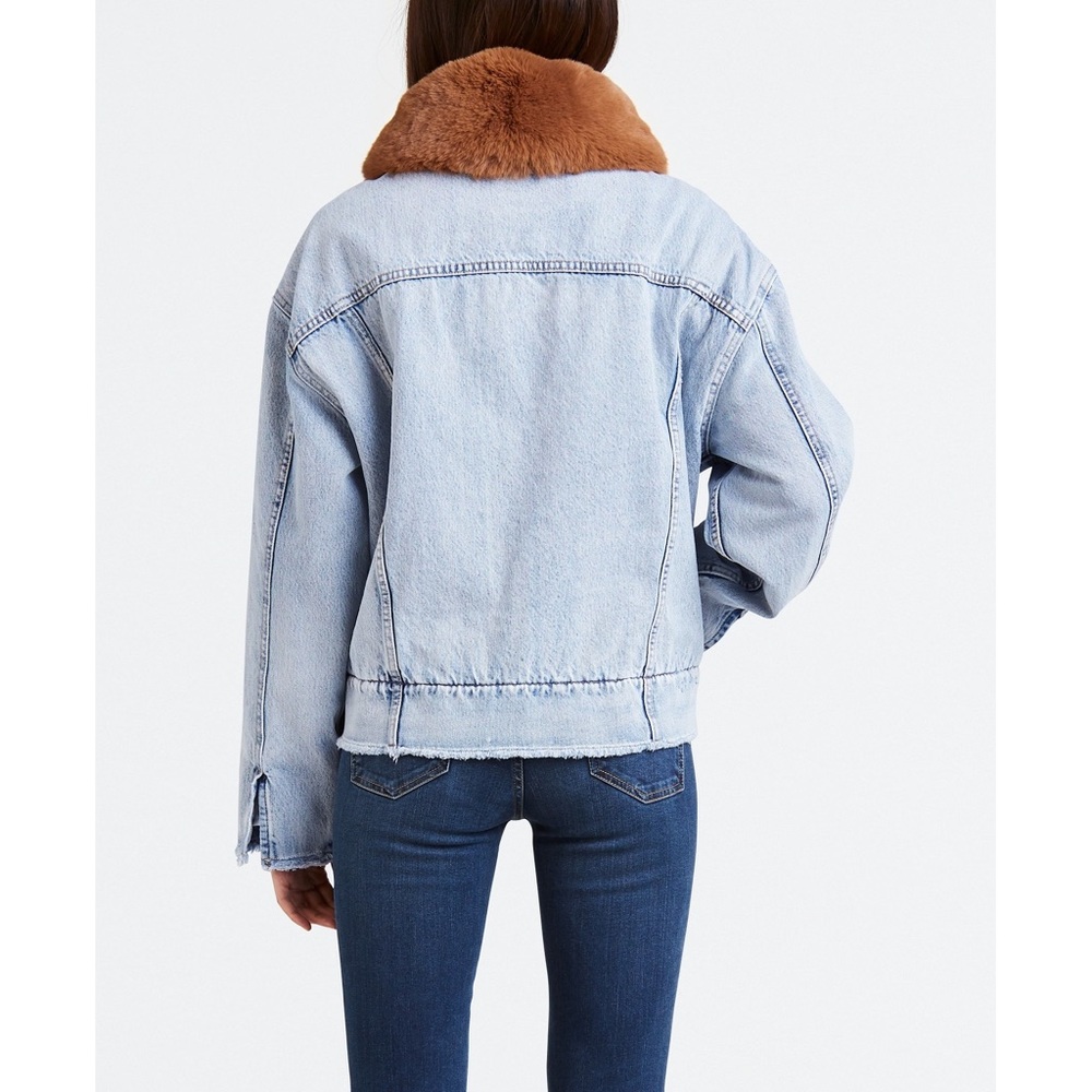 LEVI'S OVERSIZED SHERPA TRUCKER JACKET